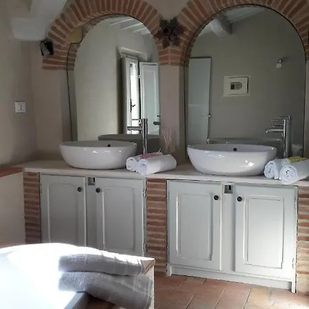 Cum Grano Salis Bed & Breakfast