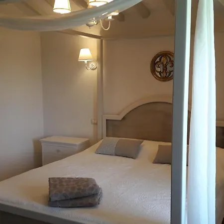 Cum Grano Salis Bed & Breakfast *